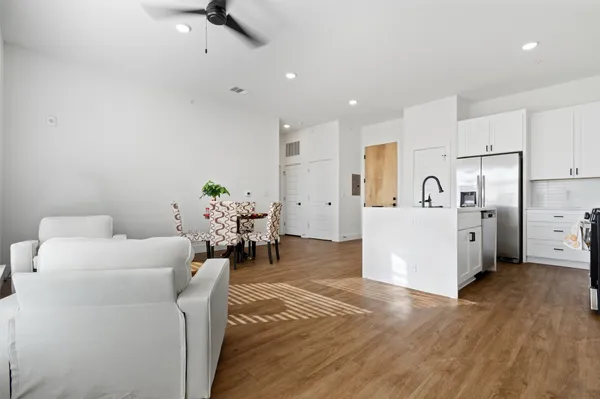 $2,500 | 1811 Webberville Road, Unit 1305, Austin, TX 78721