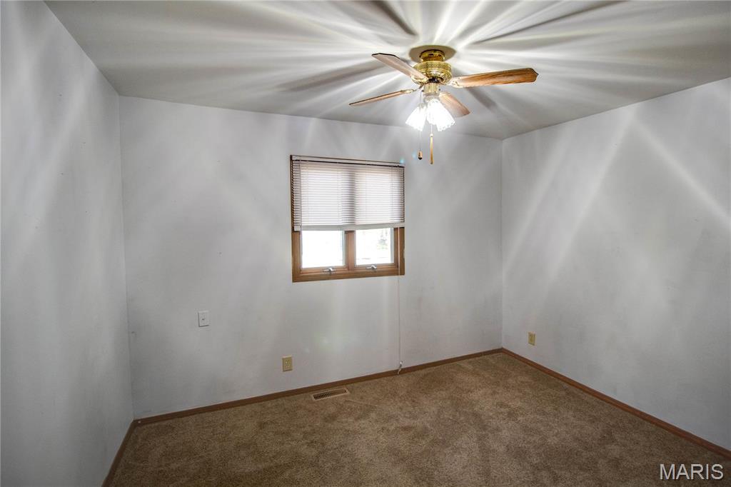 4743 Ahrens Avenue Roxana, IL 62025 - Photo 12 of 34 Gallery Image 12
