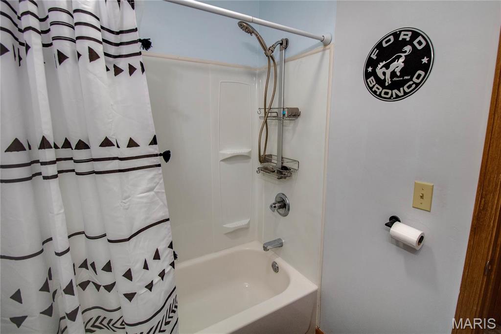 4743 Ahrens Avenue Roxana, IL 62025 - Photo 15 of 34 Gallery Image 15