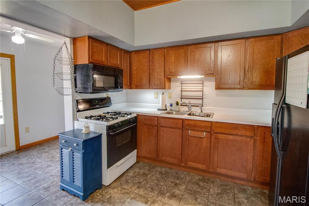 4743 Ahrens Avenue Roxana, IL 62025 - Photo 8 of 34 Gallery Image 8