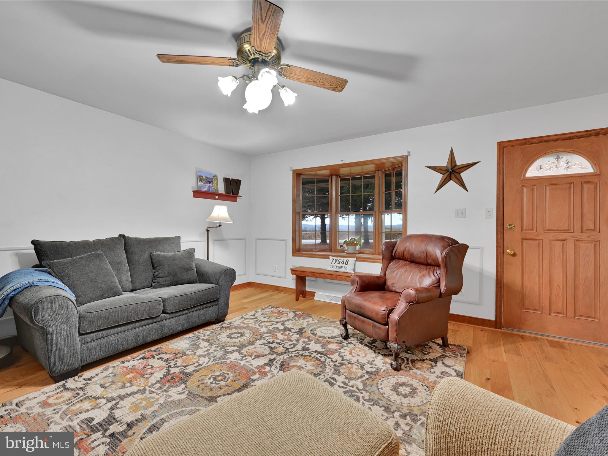 3420 River Road Conestoga, PA 17516 - Photo 12 of 44 Living Room