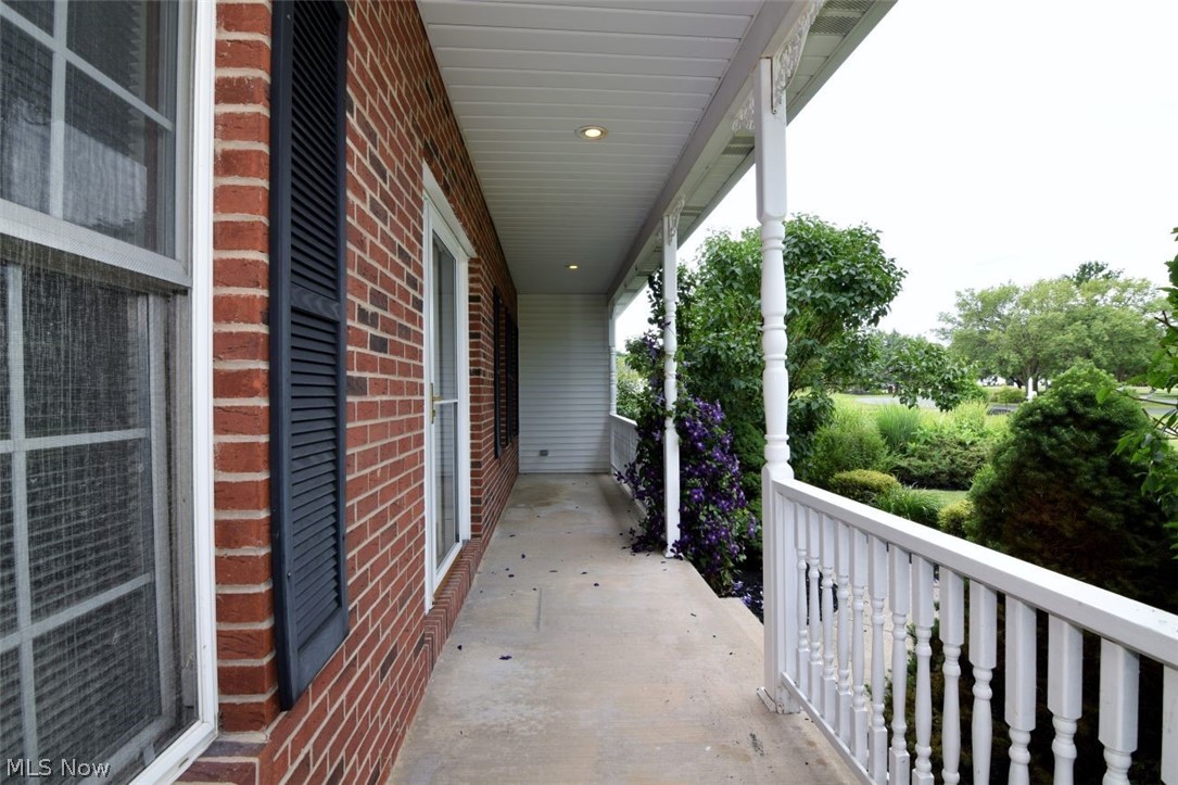 6967 Auburn Ridge Road Painesville, OH 44077 - Photo 2 of 47