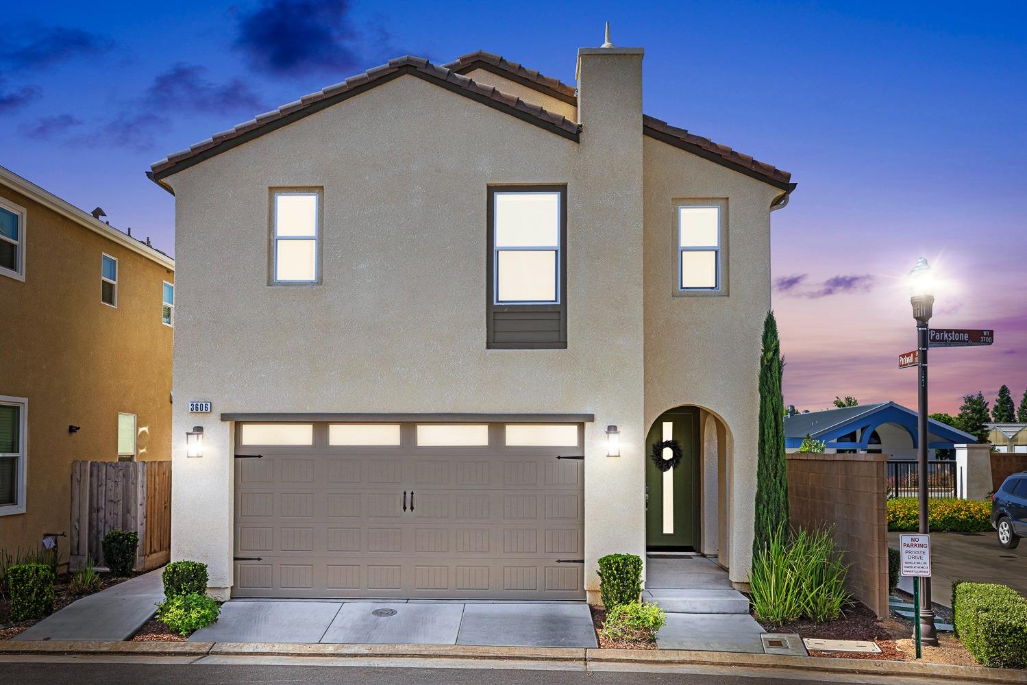 3606 Parkstone Way Clovis, CA 93619 - Photo 37 of 38 a front view of a house with street