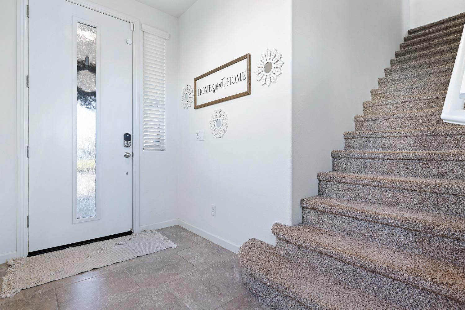 3606 Parkstone Way Clovis, CA 93619 - Photo 5 of 38 a view of entryway