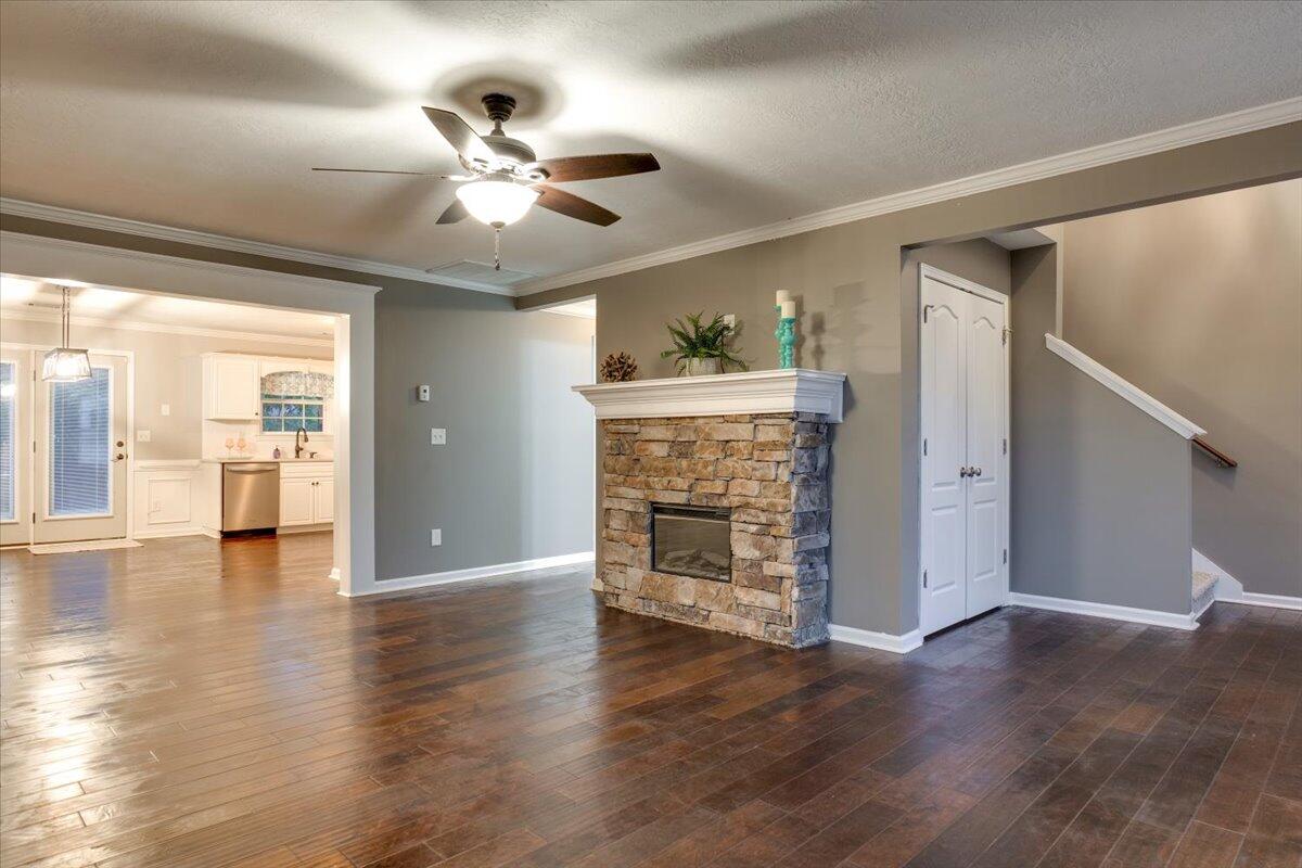 11-756 Keyes Drive (11 of 31)