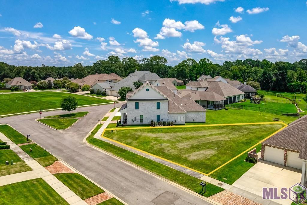 13004 West Waterside Drive Baton Rouge, LA 70818 - Photo 2 of 14