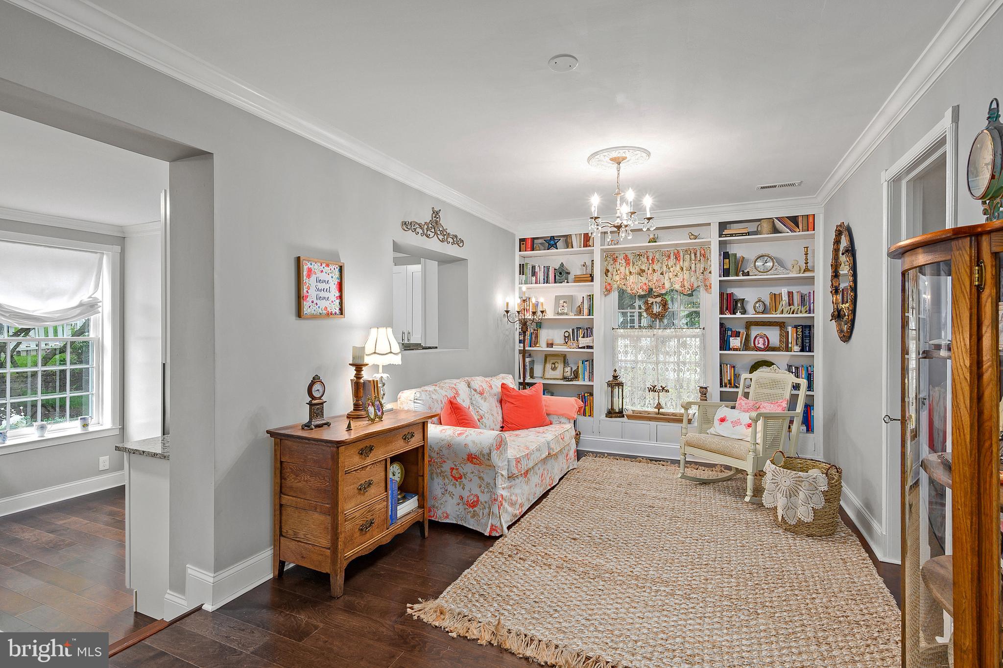 2445 Pickwick Road Baltimore, MD 21207 - Photo 20 of 58 Parlor