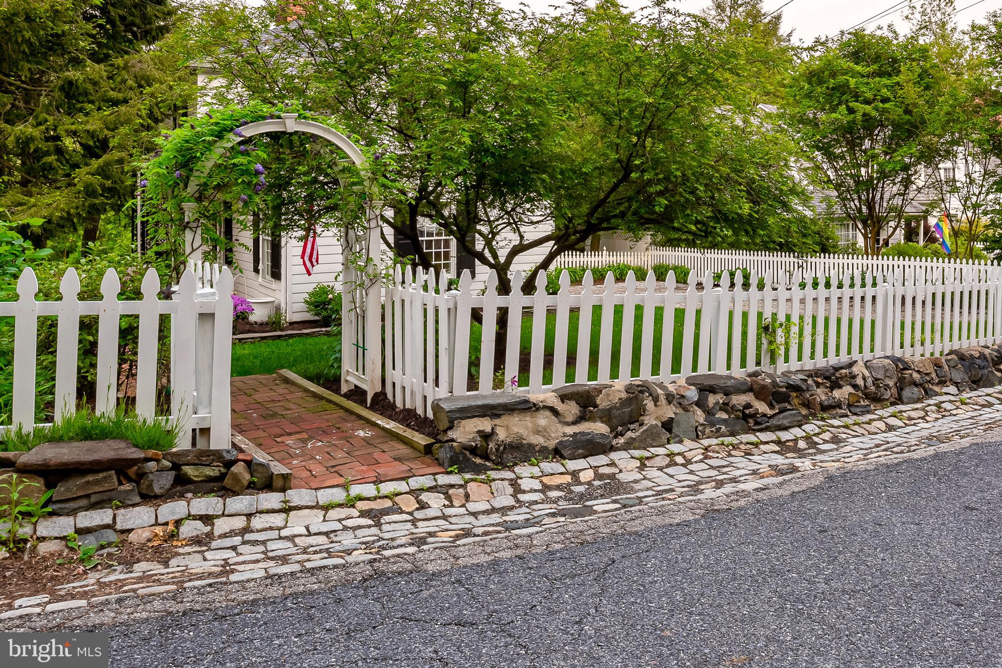2445 Pickwick Road Baltimore, MD 21207 - Photo 2 of 58 Front Fence