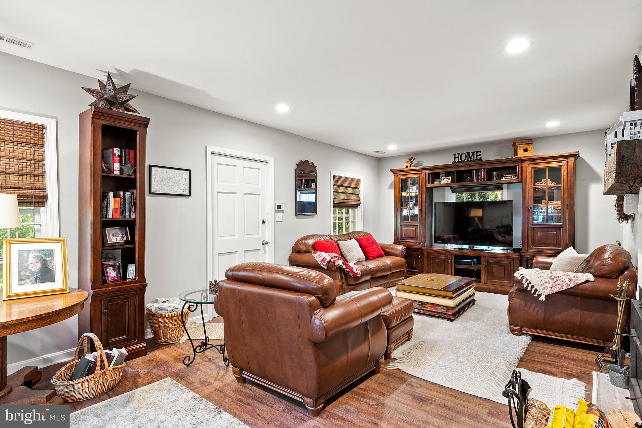 2445 Pickwick Road Baltimore, MD 21207 - Photo 40 of 58 Family Room