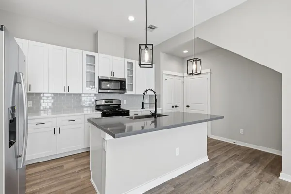 $2,675 | 11303 Stonework Grove Lane, Houston, TX 77076