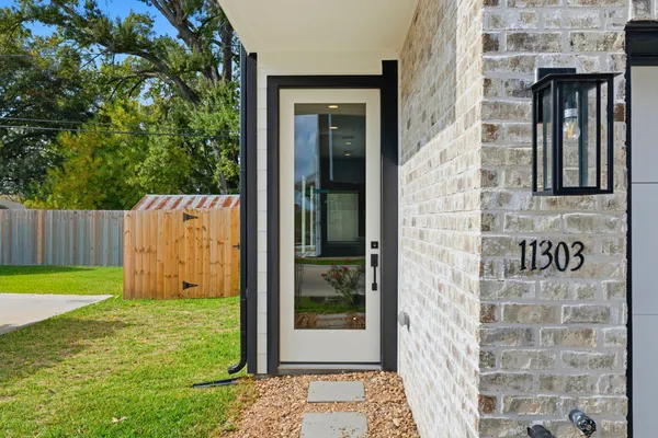 $2,675 | 11303 Stonework Grove Lane, Houston, TX 77076