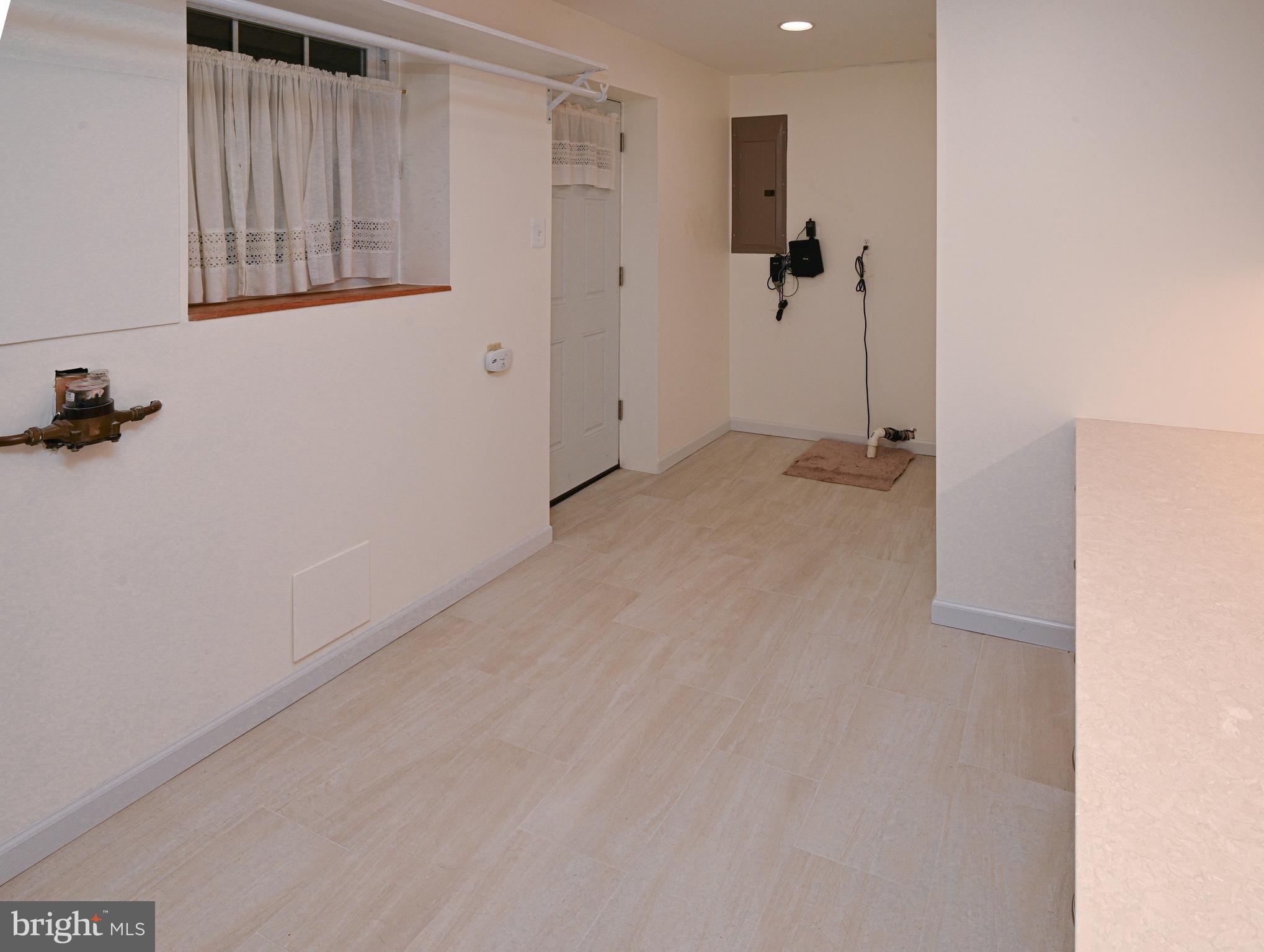 8110 Winter Blue Court Springfield, VA 22153 - Photo 22 of 24 a view of a bathroom