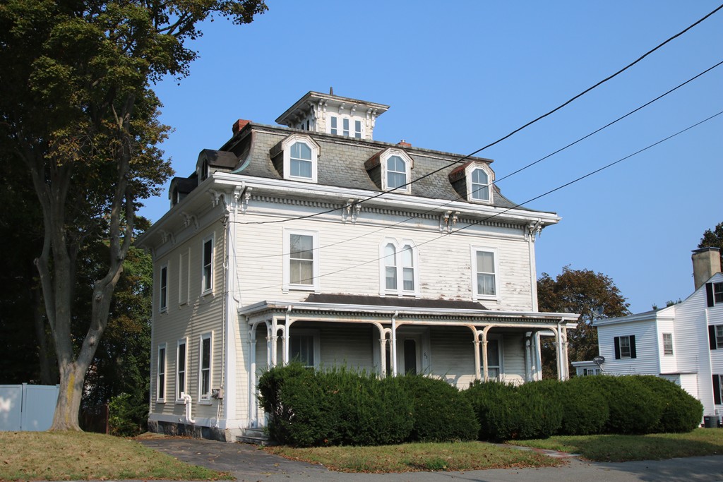 63 Chestnut Street Saugus, MA 01906 - Photo 3 of 17 Gallery Image 3