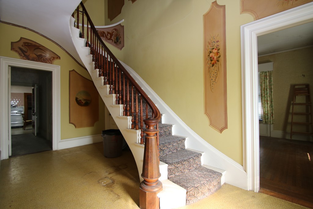 63 Chestnut Street Saugus, MA 01906 - Photo 5 of 17 Gallery Image 5