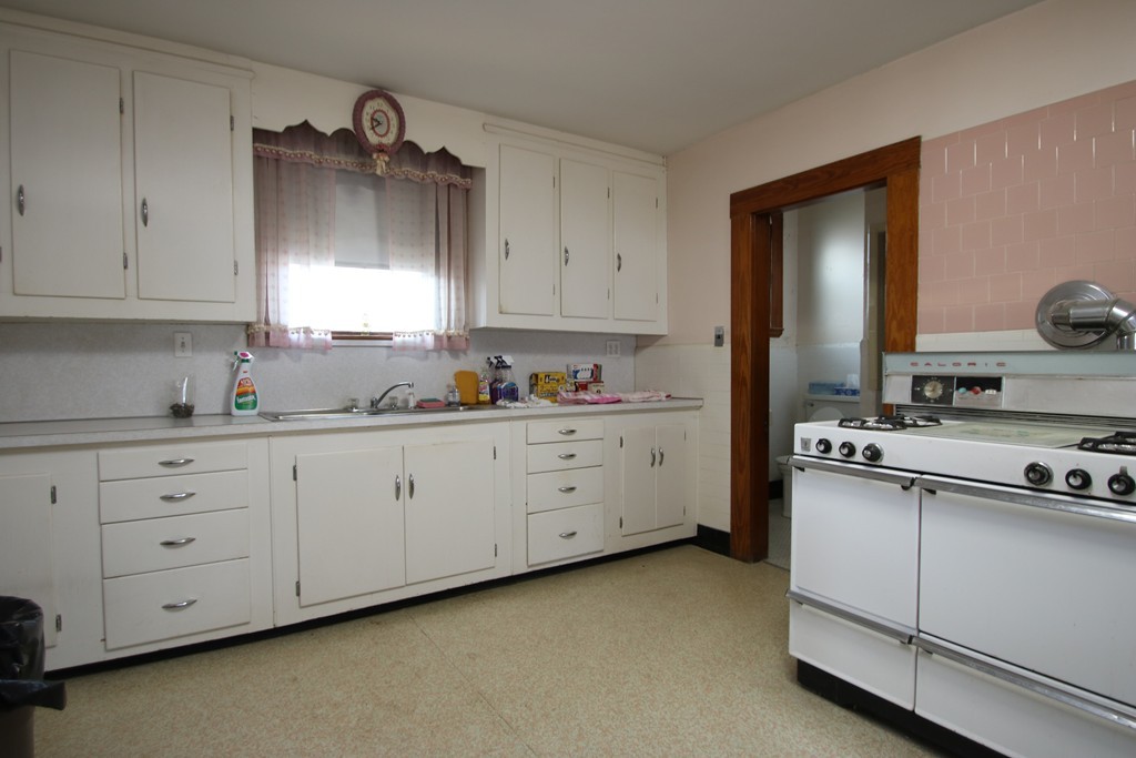 63 Chestnut Street Saugus, MA 01906 - Photo 10 of 17 Gallery Image 10