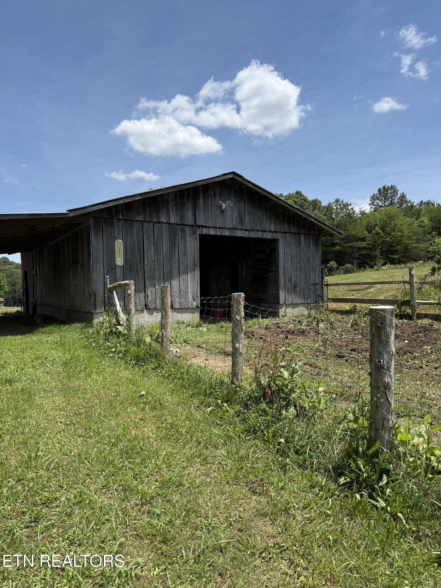 426 County Road 728 Riceville, TN 37370 - Photo 6 of 43 IMG_6437