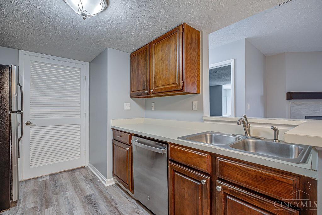 10555 Montgomery Road, Unit 19 Montgomery, OH 45242 - Photo 14 of 41 Gallery Image 14
