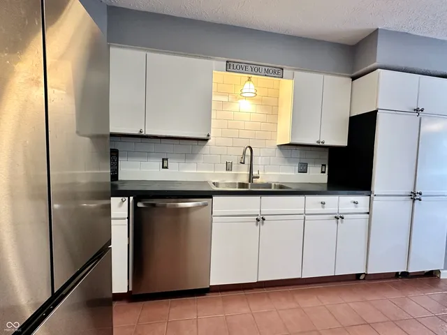 $375,000 | 200 Bailliere Drive, Martinsville, IN 46151