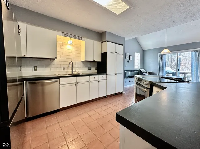 $375,000 | 200 Bailliere Drive, Martinsville, IN 46151