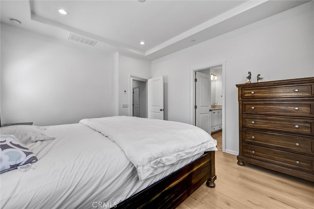 121 Rodeo Irvine, CA 92602 - Photo 22 of 34