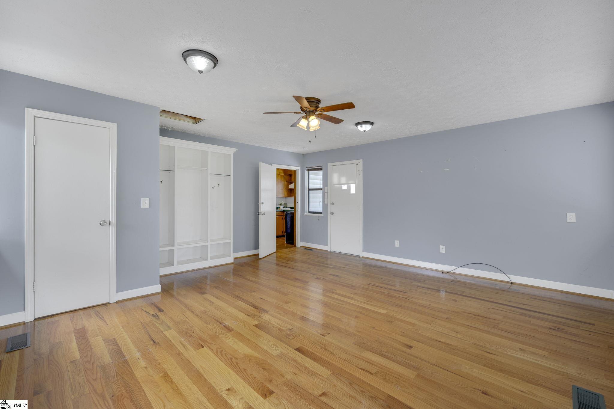 107 West Marion Road Greenville, SC 29617 - Photo 15 of 36