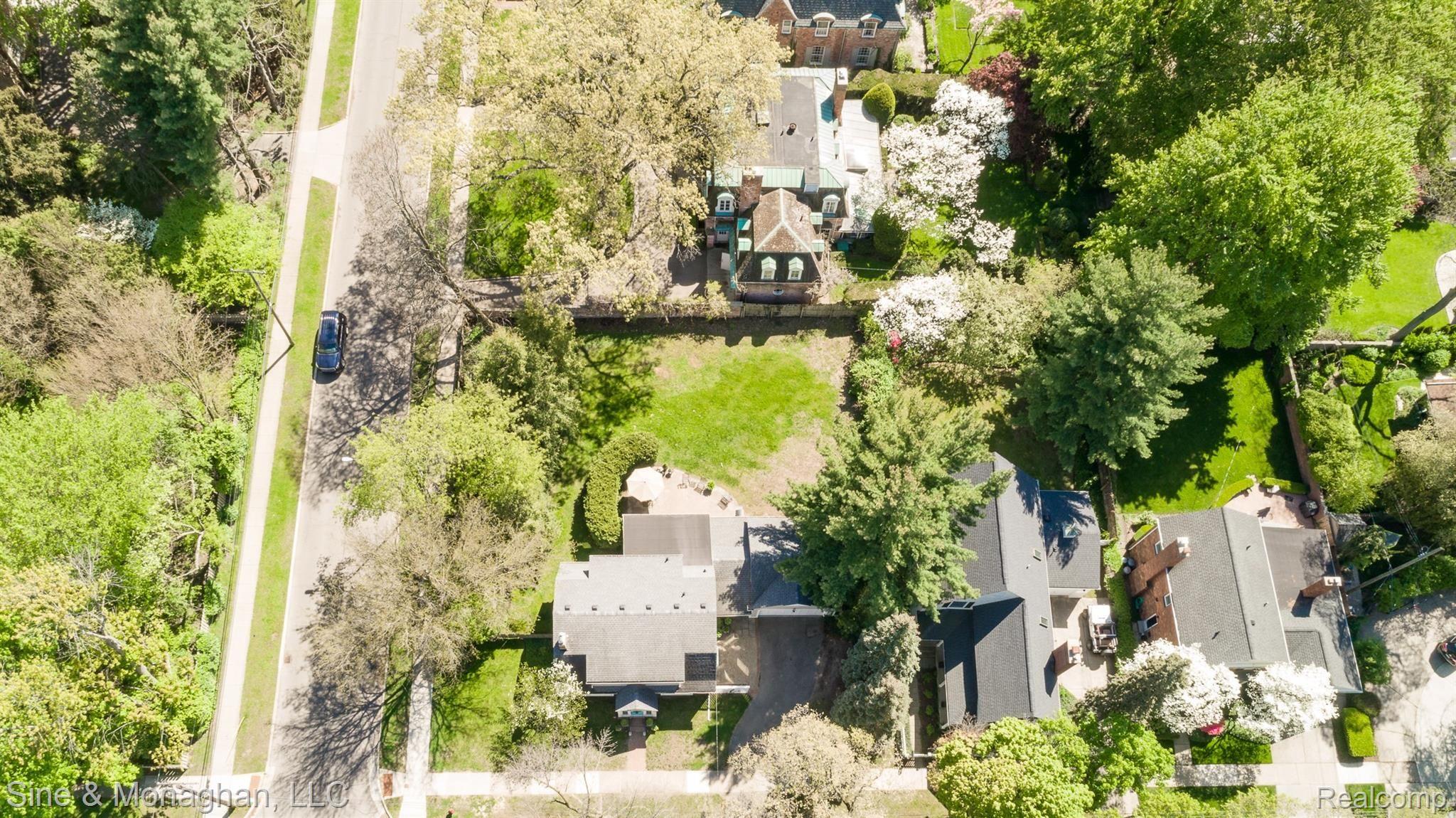 203 Moran Road Grosse Pointe, MI 48236 - Photo 46 of 56 DJI_0022.jpg
