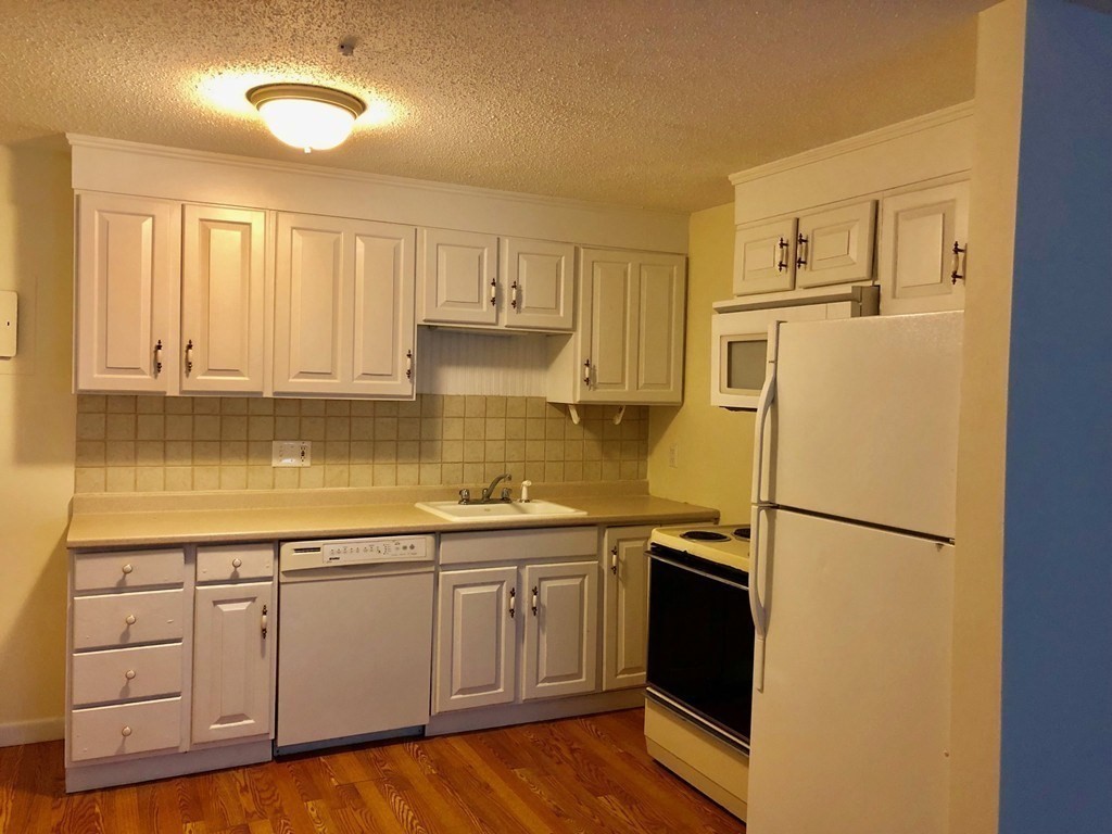 5 Turnpike Road, Unit 311 Townsend, MA 01469 - Photo 2 of 18
