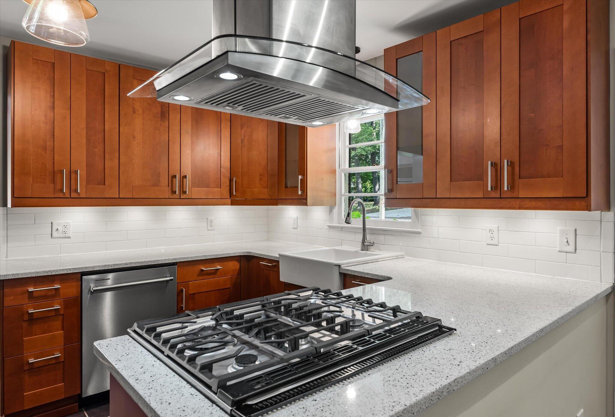 112 Live Oak Road Summerville, SC 29485 - Photo 15 of 63 Kitchen