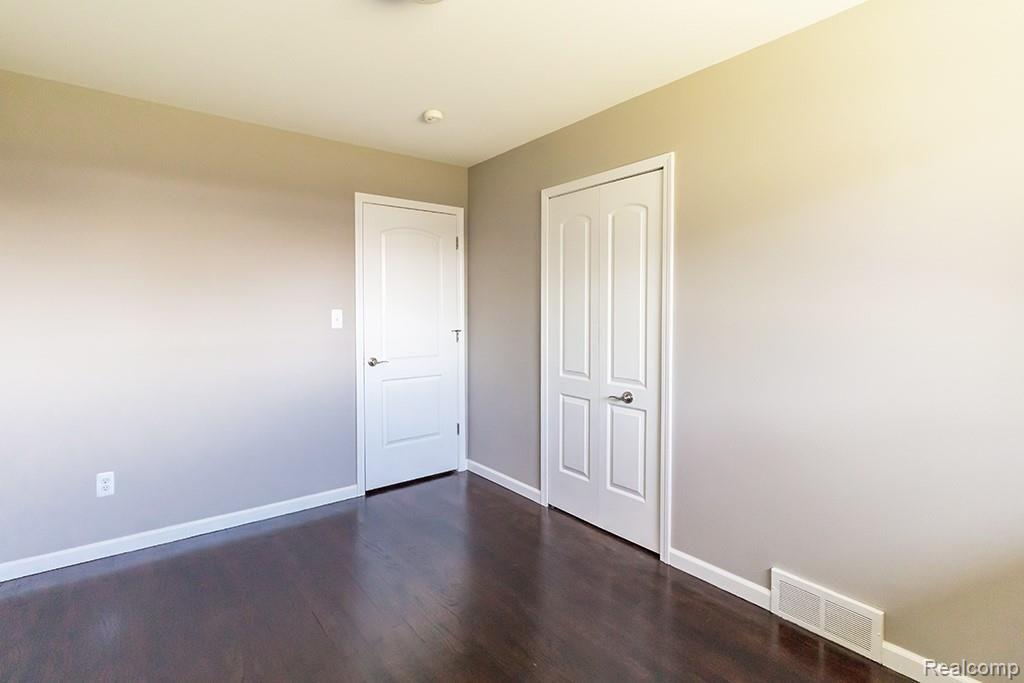 25039 Rubin Road Warren, MI 48089 - Photo 11 of 22 25039 Rubin Rd-11.jpg