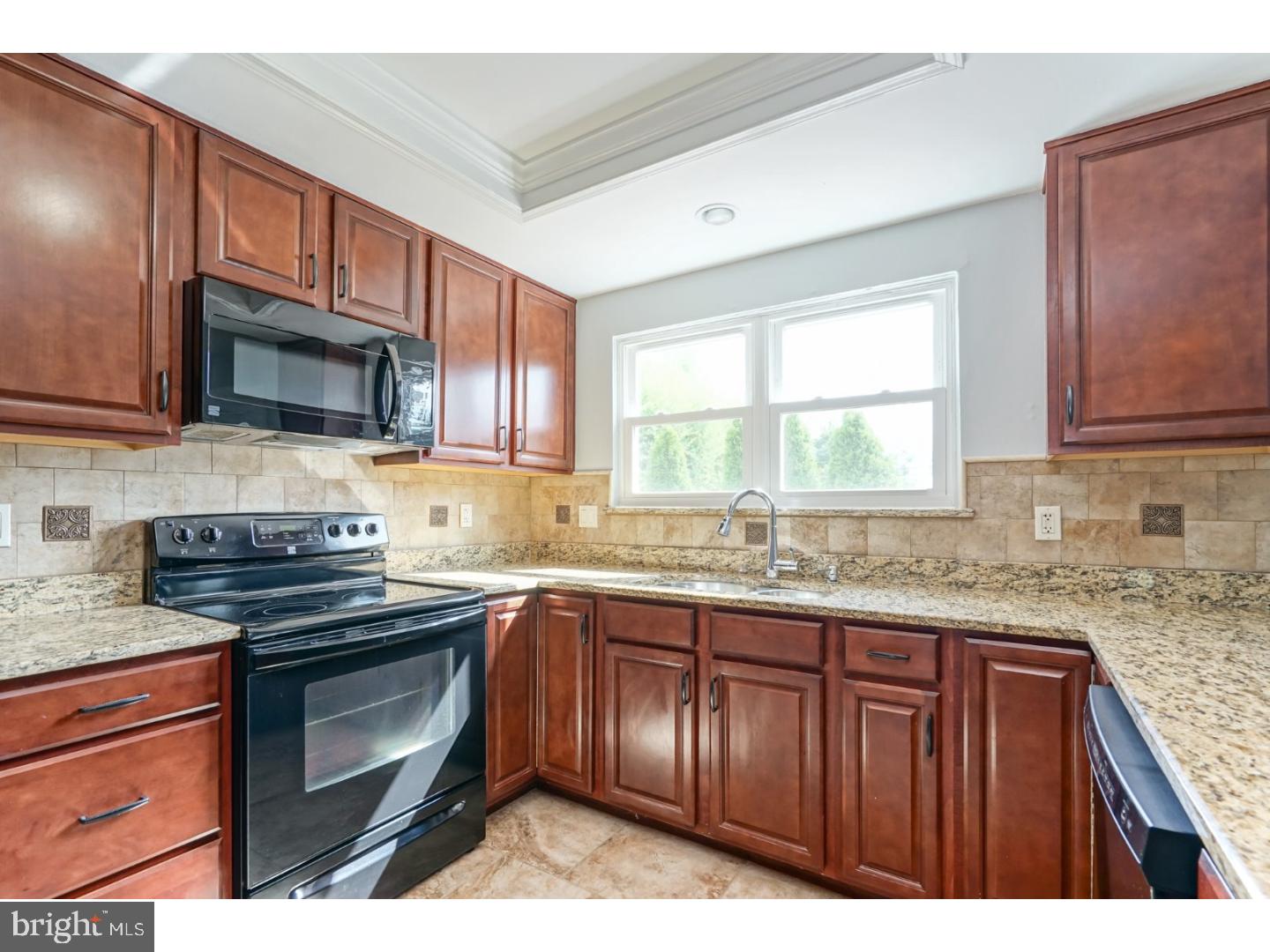 22 Yale Road Evesham, NJ 08053 - Photo 8 of 25 Gallery Image 8