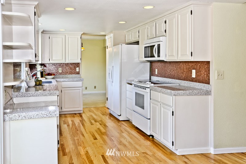 2927 167th Street Southeast Bothell, WA 98012 - Photo 6 of 18