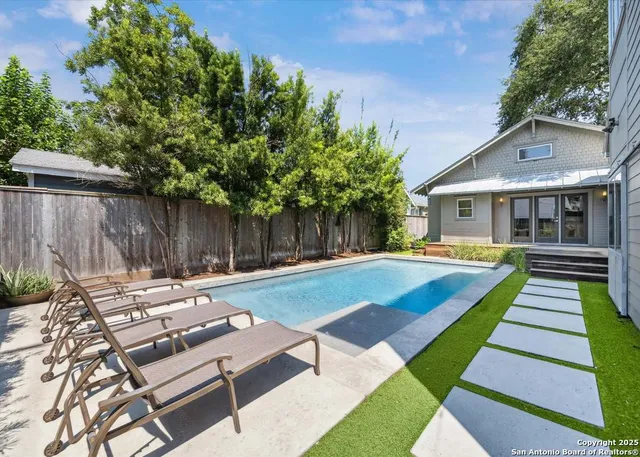 $2,500 | 1021 Harvard Street, Houston, TX 77008