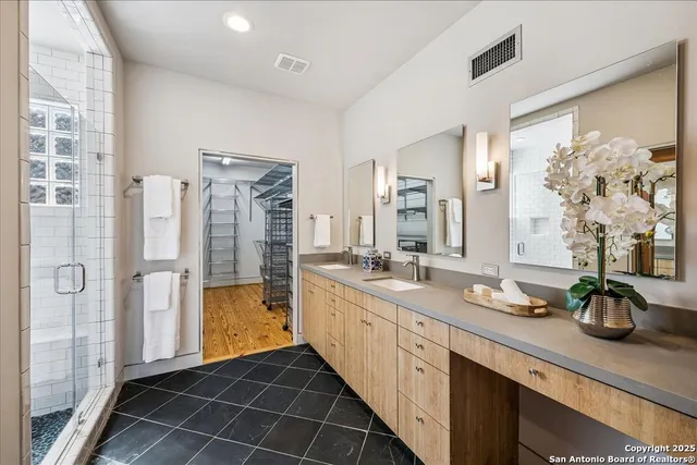 $2,500 | 1021 Harvard Street, Houston, TX 77008