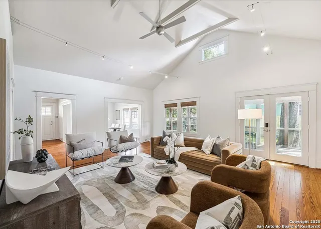 $2,500 | 1021 Harvard Street, Houston, TX 77008