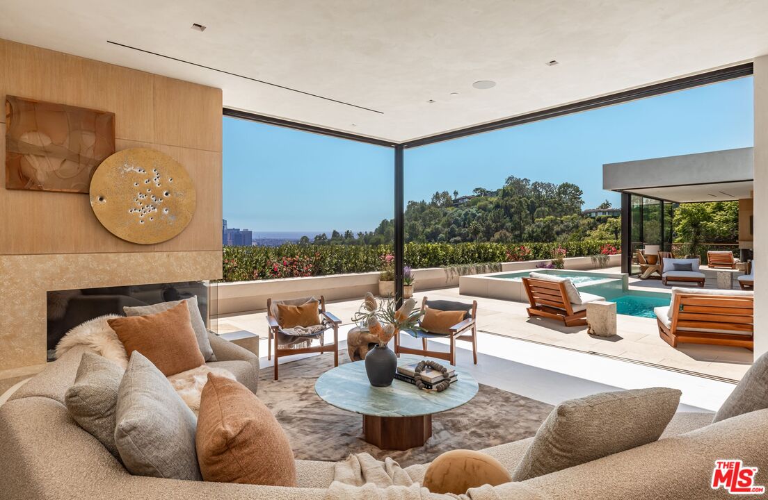 1039 Wallace Ridge Beverly Hills, CA 90210 - Photo 11 of 37