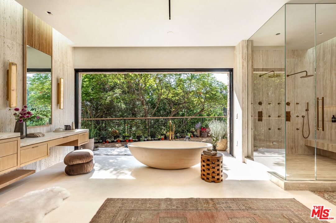 1039 Wallace Ridge Beverly Hills, CA 90210 - Photo 14 of 37