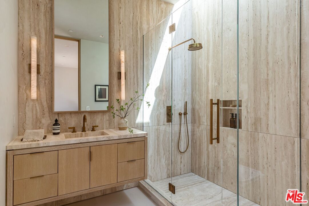 1039 Wallace Ridge Beverly Hills, CA 90210 - Photo 19 of 37