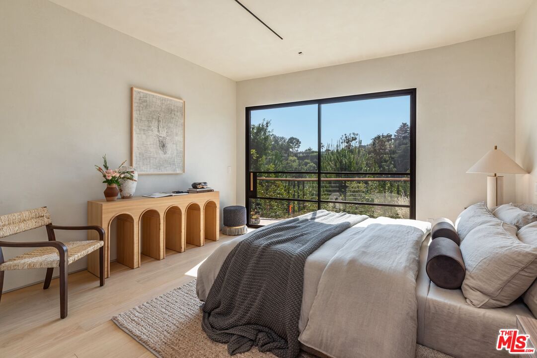 1039 Wallace Ridge Beverly Hills, CA 90210 - Photo 21 of 37