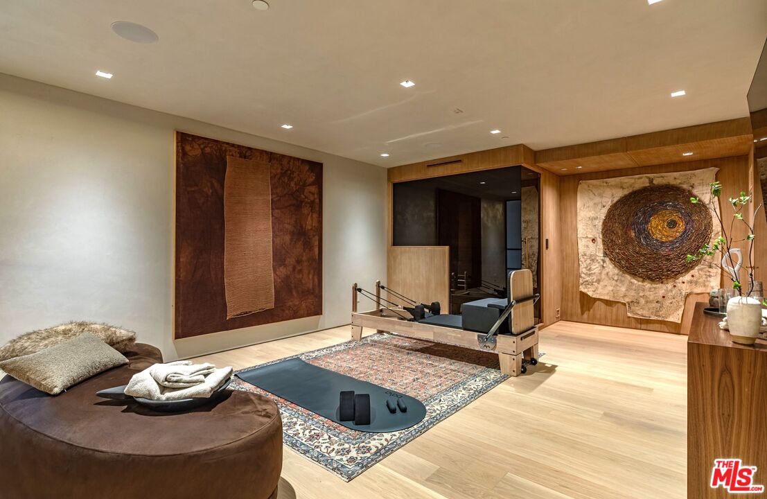 1039 Wallace Ridge Beverly Hills, CA 90210 - Photo 22 of 37