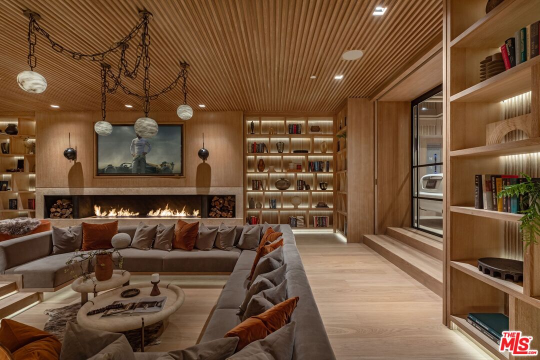 1039 Wallace Ridge Beverly Hills, CA 90210 - Photo 25 of 37