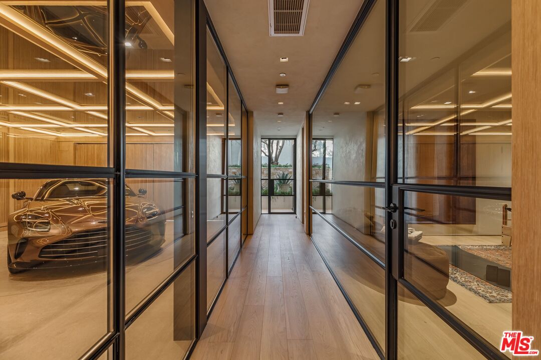 1039 Wallace Ridge Beverly Hills, CA 90210 - Photo 30 of 37