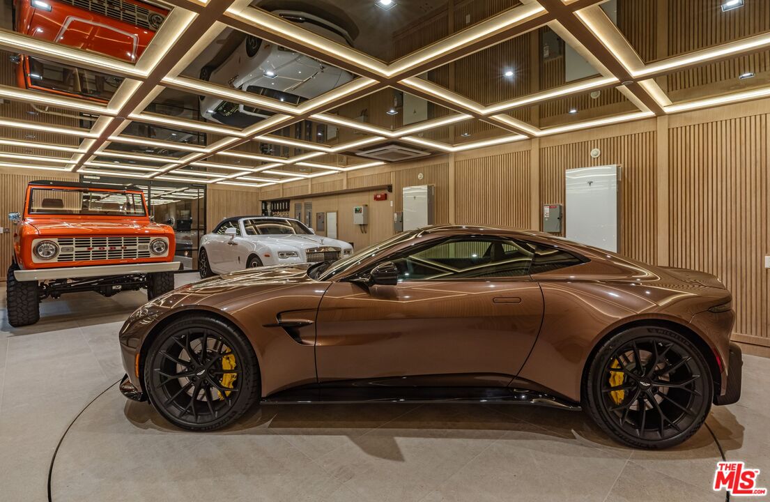 1039 Wallace Ridge Beverly Hills, CA 90210 - Photo 31 of 37