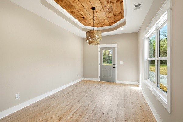 1180 Belfast Farmington Road Lewisburg, TN 37091 - Photo 18 of 41 a view of a hallway with a window