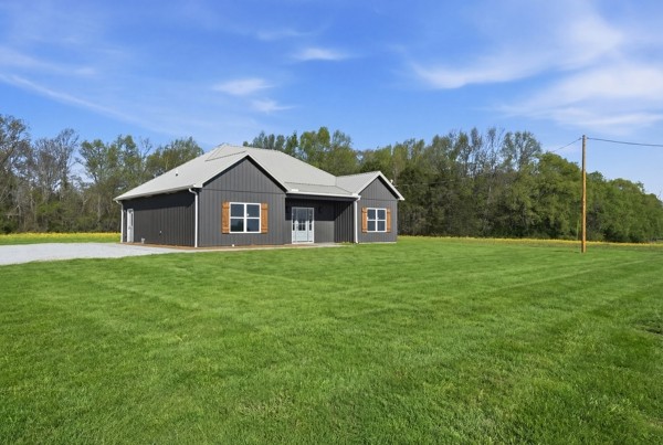 1180 Belfast Farmington Road Lewisburg, TN 37091 - Photo 4 of 41 a view of a house with a yard