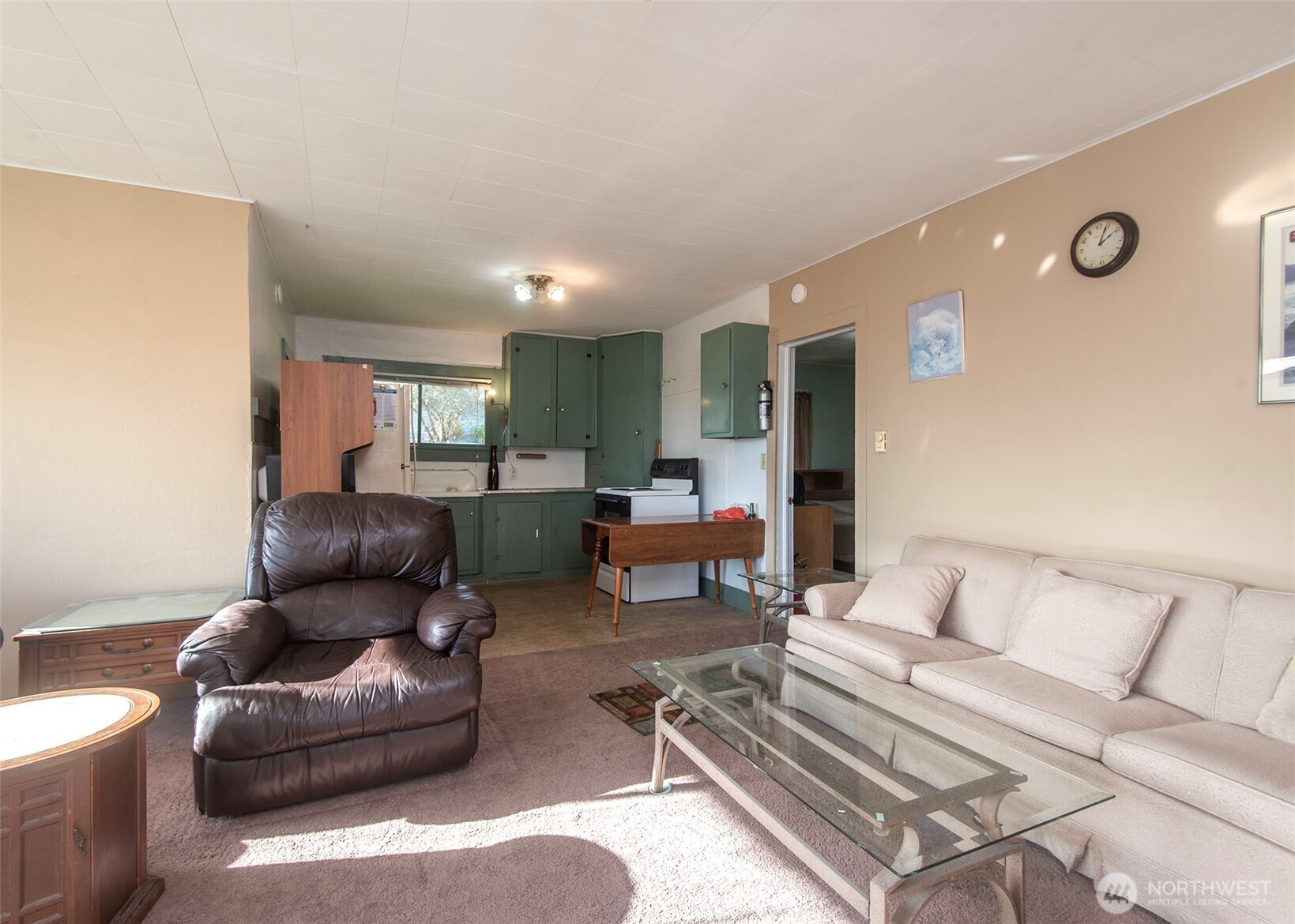 705 South 208th Street Des Moines, WA 98198 - Photo 14 of 20 a living room with furniture