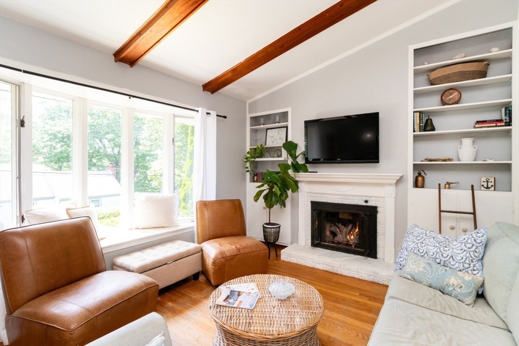 77 Clinton Road Weymouth, MA 02189 - Photo 4 of 38