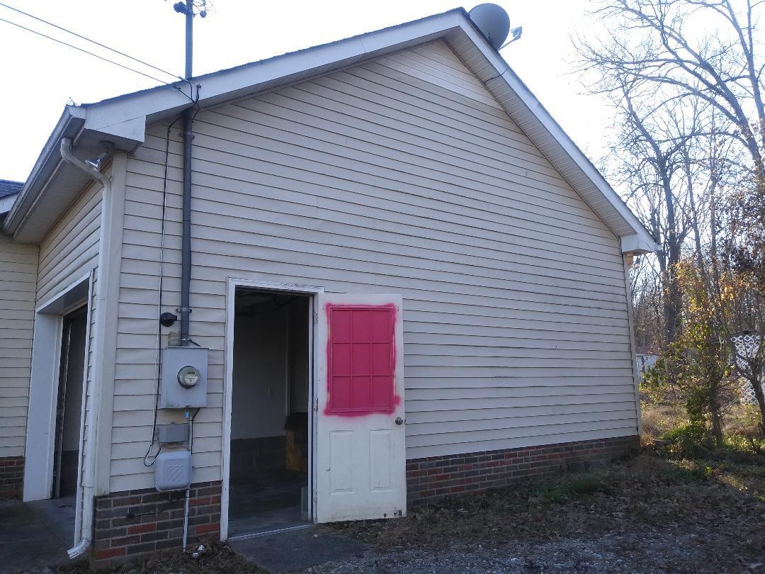 967 Woodhaven Road Lyles, TN 37098 - Photo 3 of 13 Right Side