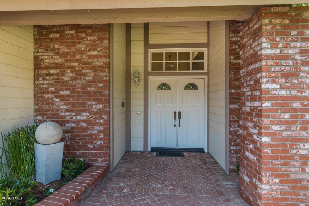 531 Bluegrass Street Simi Valley, CA 93065 - Photo 2 of 53 Front Porch