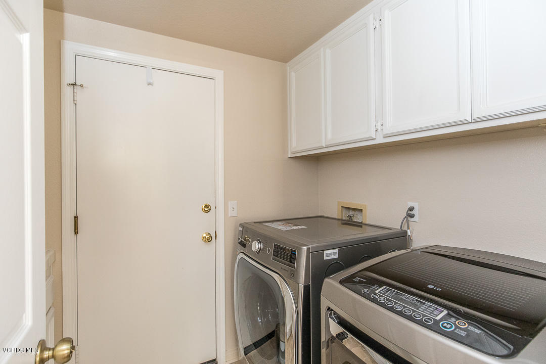 531 Bluegrass Street Simi Valley, CA 93065 - Photo 17 of 53 Laundry Room