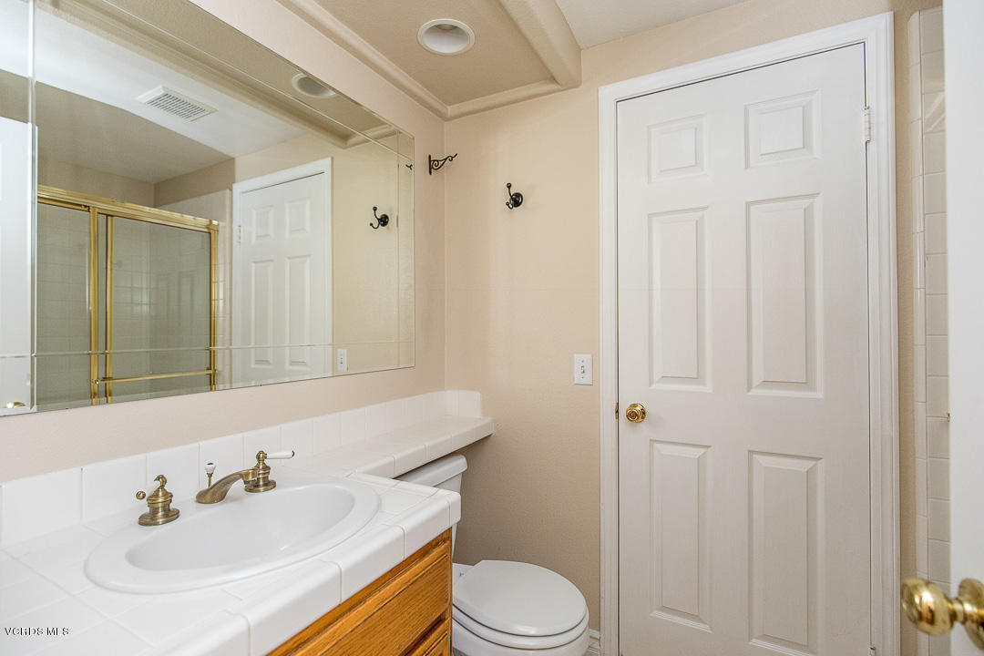 531 Bluegrass Street Simi Valley, CA 93065 - Photo 18 of 53 Downstairs Bathroom